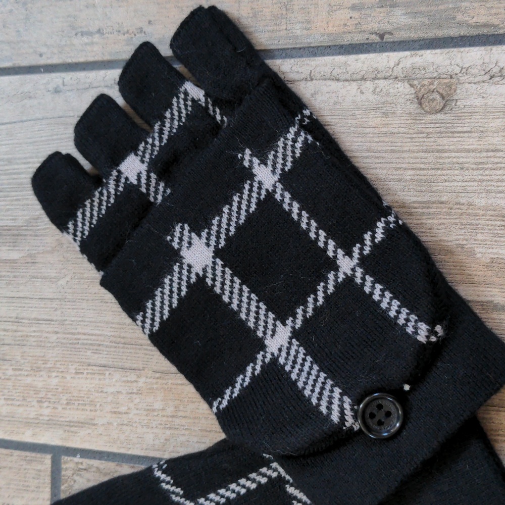 NEW Coach Glove And Scarf Set - Picture 6 of 7